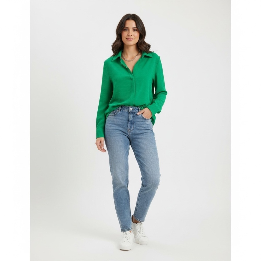Green Collared Long-Sleeve Blouse